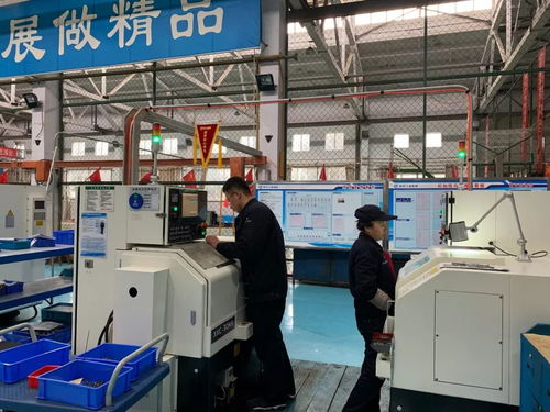 流動紅旗引領質量管理新氣象 公司為四個班組授旗，電能質量控制裝置研制成亮點